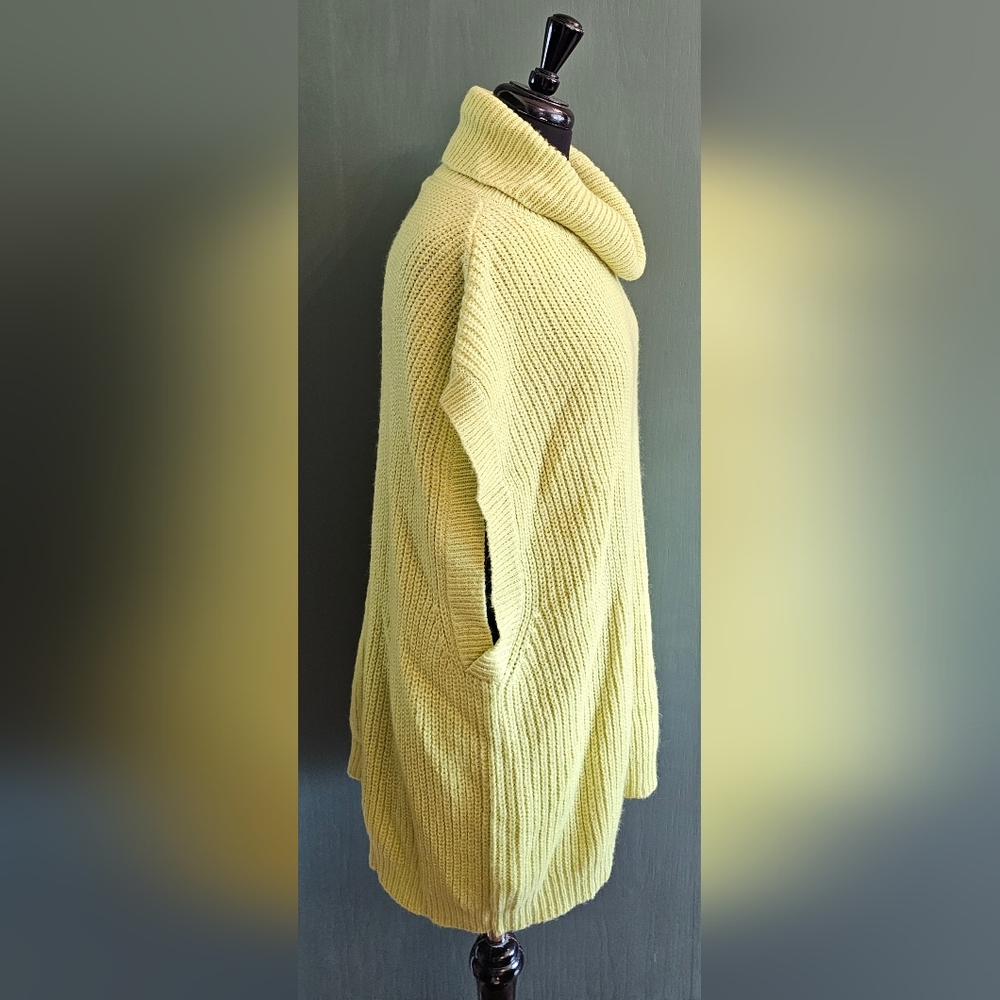 Tuzzi Knit Sweater Vest - Picture 3 of 6